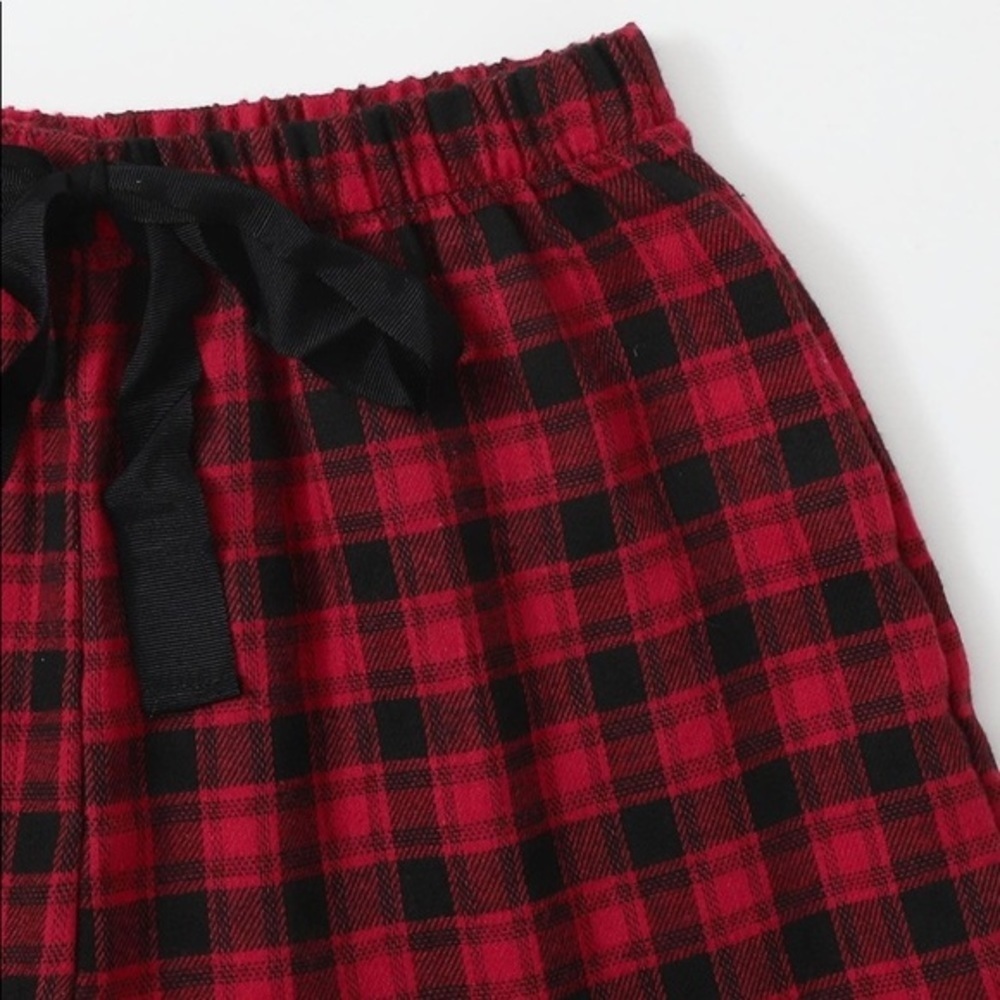 New Black Tee & Red Plaid Shorts Pajama Set​ - Picture 4 of 5